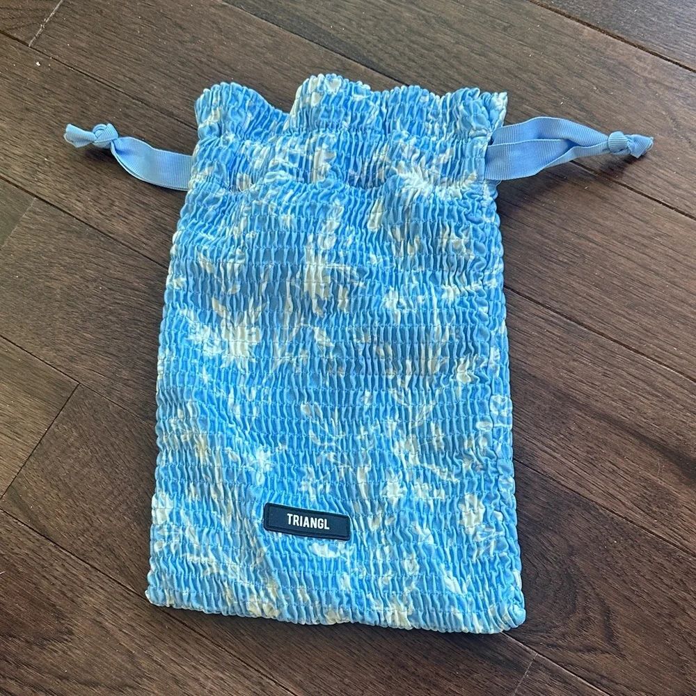 Triangl Blue/White Drawstring Bag